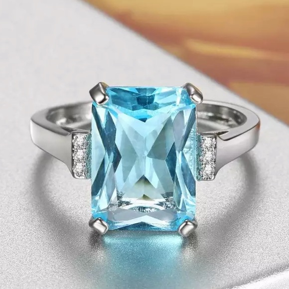 Gorgeous Stamped S925 Blue Aquamarine Ring - Picture 2 of 8